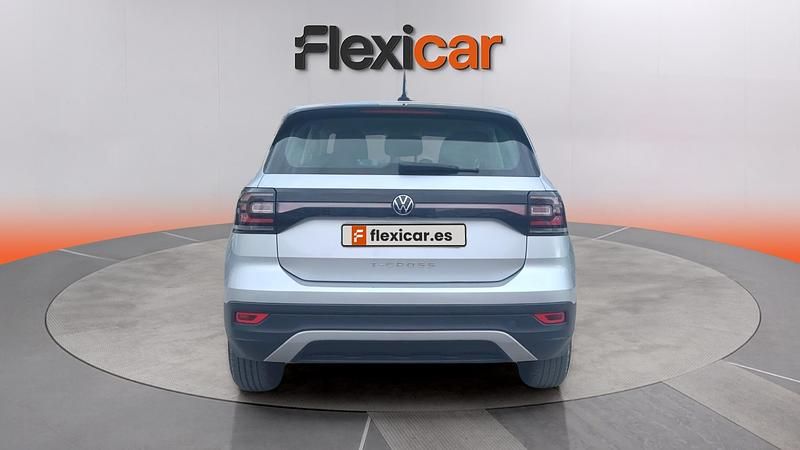 Usado VW T-Cross Edition 95 CV (69 kW) 2021 Gris SUV