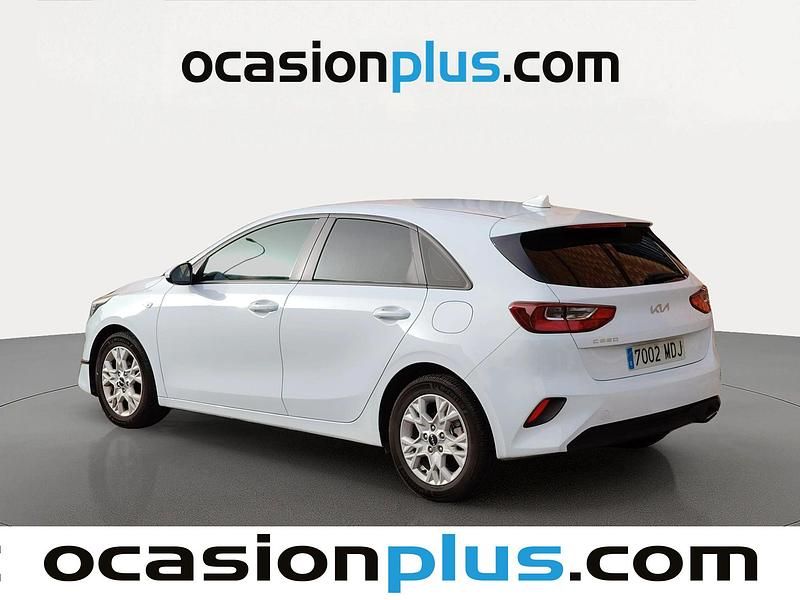Usado Kia Ceed 120 CV (88 kW) 2023 Blanco Utilitario