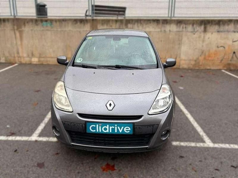 Usado Renault Clio II Authentique 68 CV (50 kW) 2010 Gris Utilitario