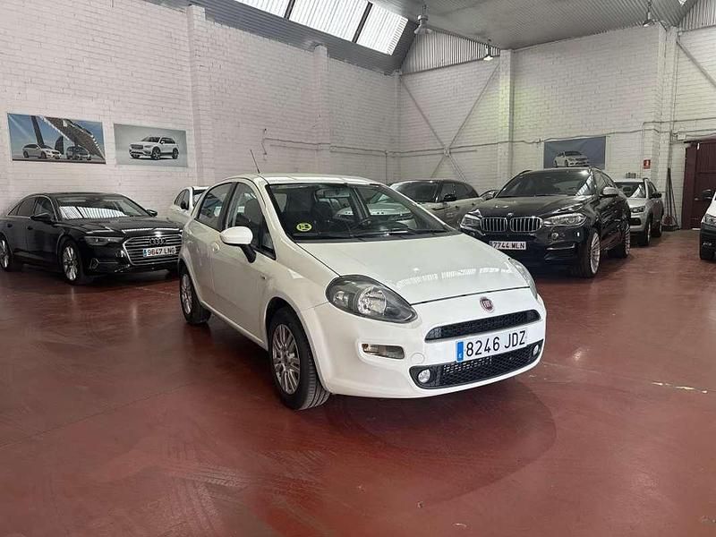 Blanco Usado 2015 Fiat Punto Pop Utilitario | 7000 € (Precio justo) - Imagen 1/4