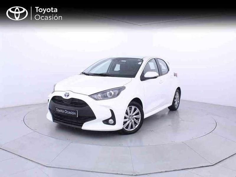 Blanco Usado 2023 Toyota Yaris Hybrid Active Utilitario | 15.350 € (Buen precio) - Imagen 1/3