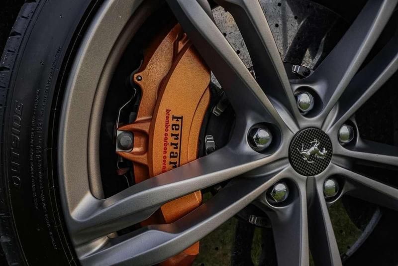 Usado Ferrari GTC4Lusso 690 CV (507 kW) 2017 Gris Familiar