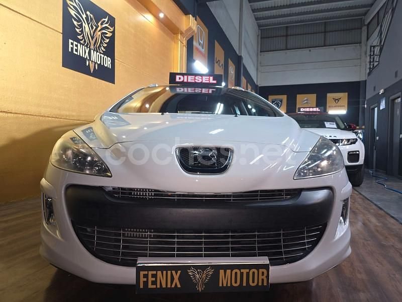 Usado Peugeot 308 SW Envy 112 CV (82 kW) 2011 Blanco Familiar