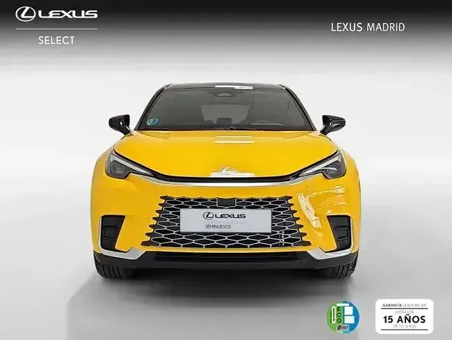Usado Lexus LBX 136 CV (100 kW) 2025 Amarillo SUV