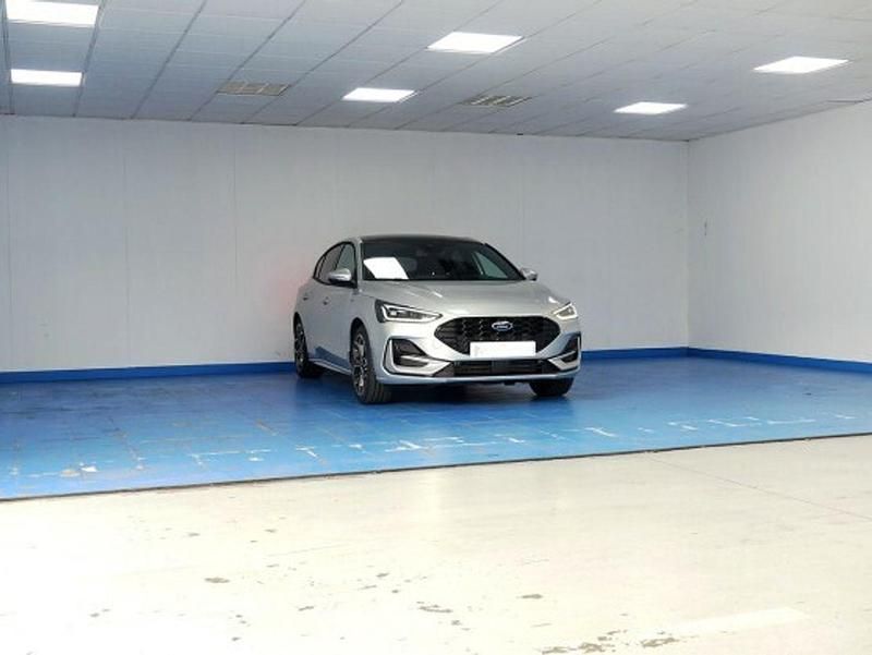 Usado Ford Focus ST-Line X 125 CV (91 kW) 2024 Plateado Utilitario