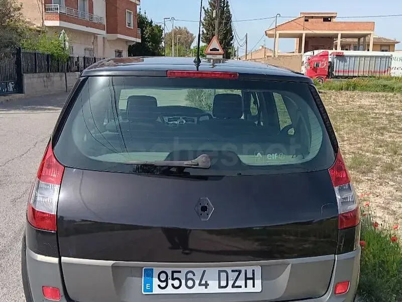 Usado Renault Mégane Dynamique 130 CV (95 kW) 2006 Negro Berlina