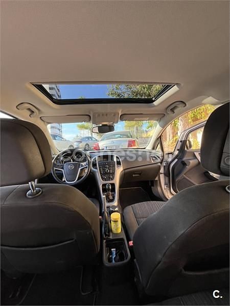 Usado Opel Astra Sport 110 CV (80 kW) 2011 Gris / plata Berlina