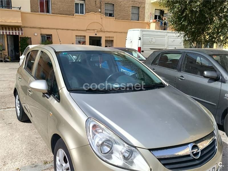 Beige Usado 2009 Opel Corsa Cosmo Berlina | 3500 € (Buen precio) - Imagen 1/1