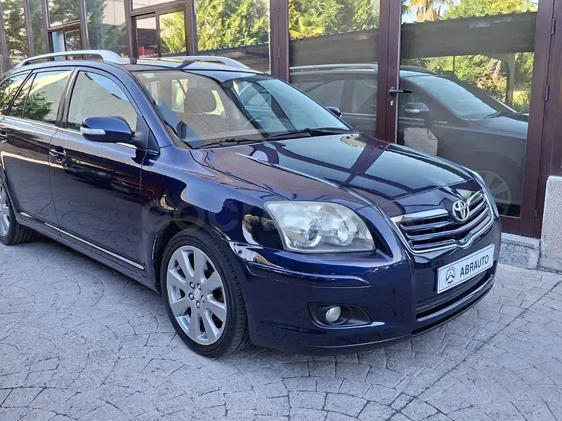 Usado Toyota Avensis Sol 126 CV (92 kW) 2008 Azul Familiar