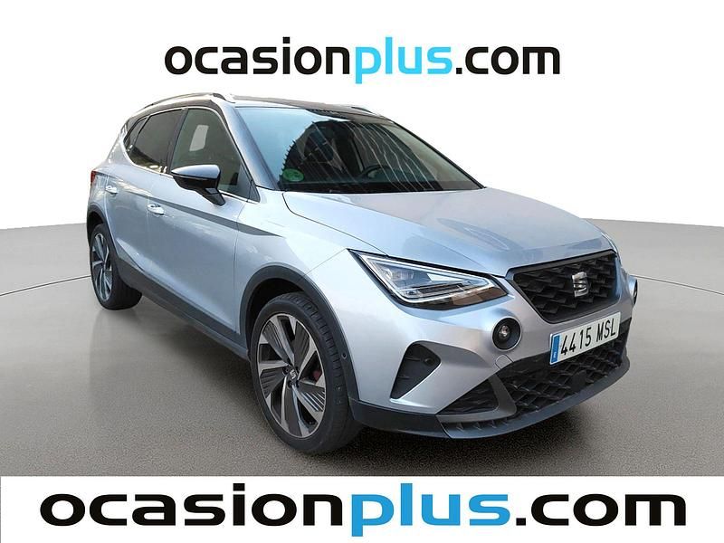 Usado Seat Arona FR 150 CV (110 kW) 2024 Gris plata SUV