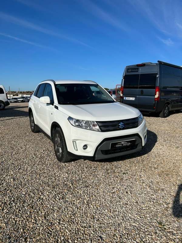 Blanco Usado 2017 Suzuki Vitara SUV | 15.390 € (Precio justo) - Imagen 1/4