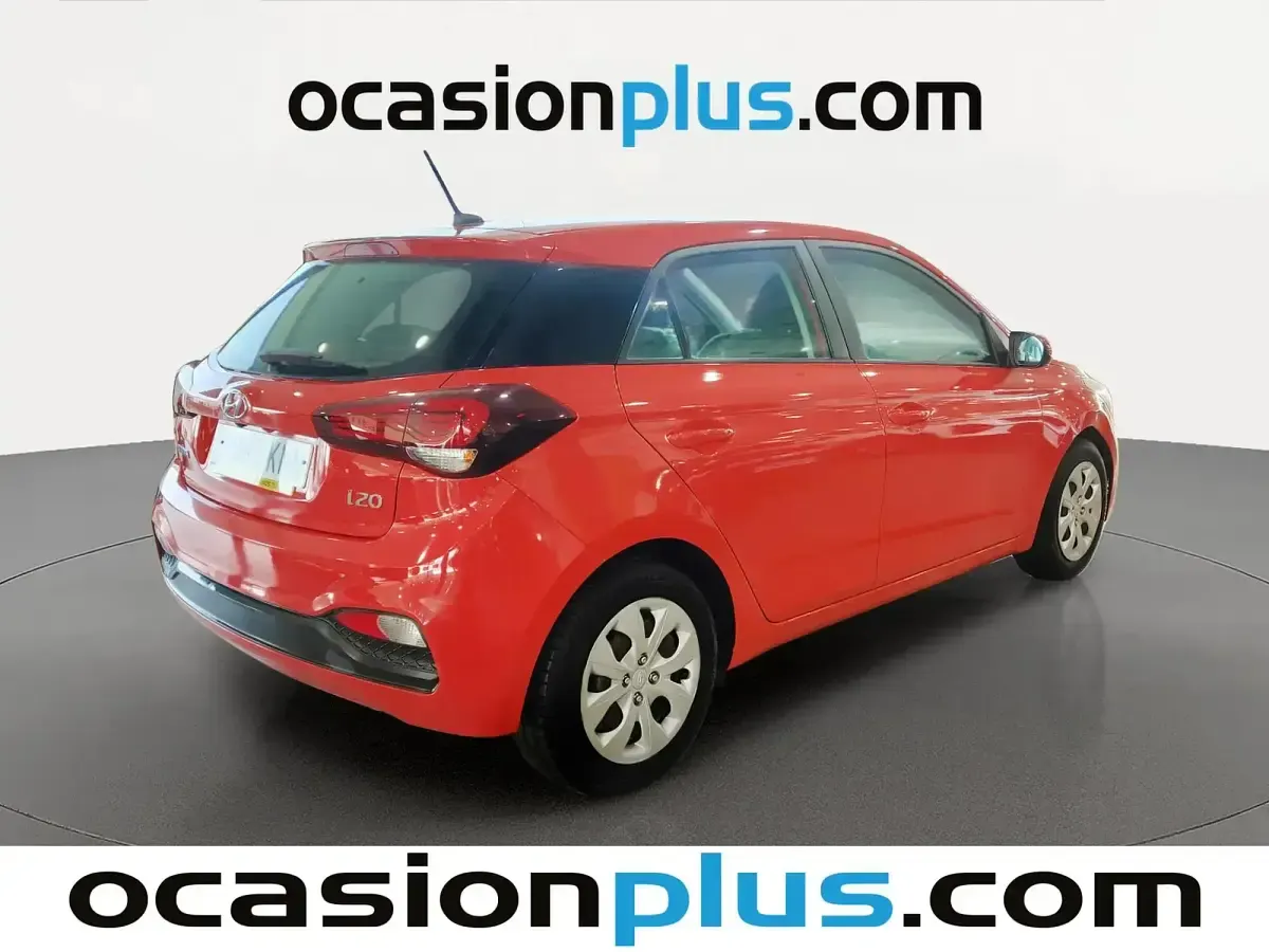 Käytetty Hyundai i20 75 HP (55 kW) 2018 Punainen