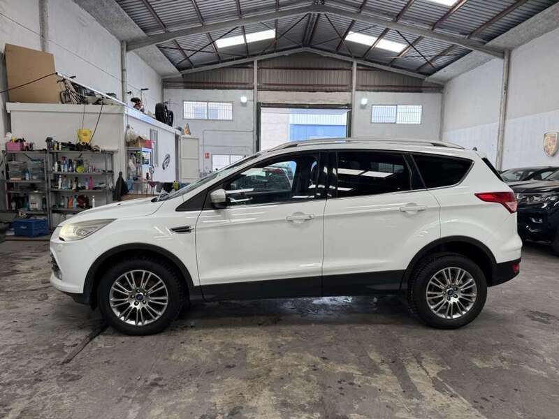 Usado Ford Kuga Trend 140 CV (102 kW) 2013 Blanco SUV