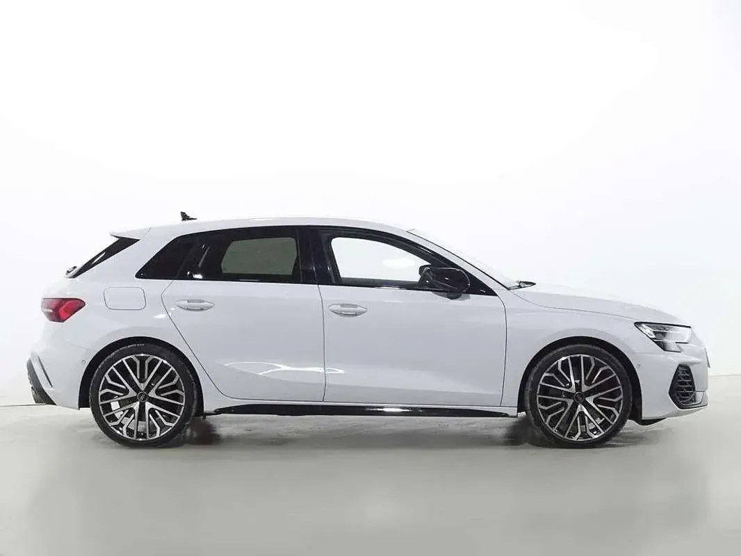Usado Audi S3 Sportback 333 CV (244 kW) 2024 Blanco Utilitario