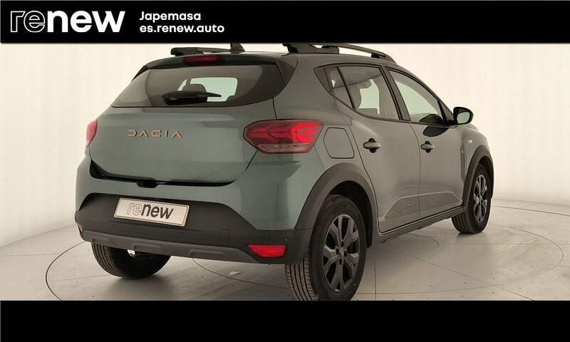 Usado Dacia Sandero Extreme 100 CV (73 kW) 2025 Verde Berlina