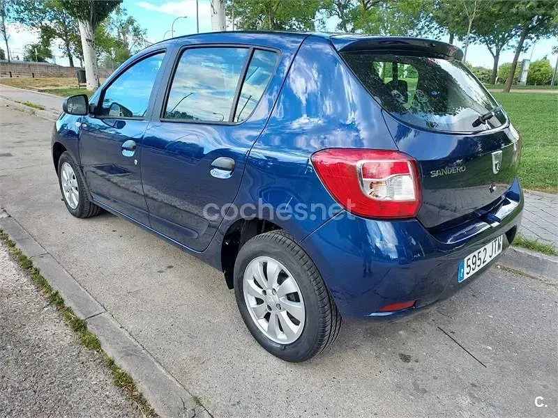 Usado Dacia Sandero 90 CV (66 kW) 2016 Azul Berlina