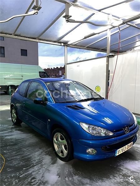 Usado Peugeot 206 90 CV (66 kW) 2005 Azul Berlina