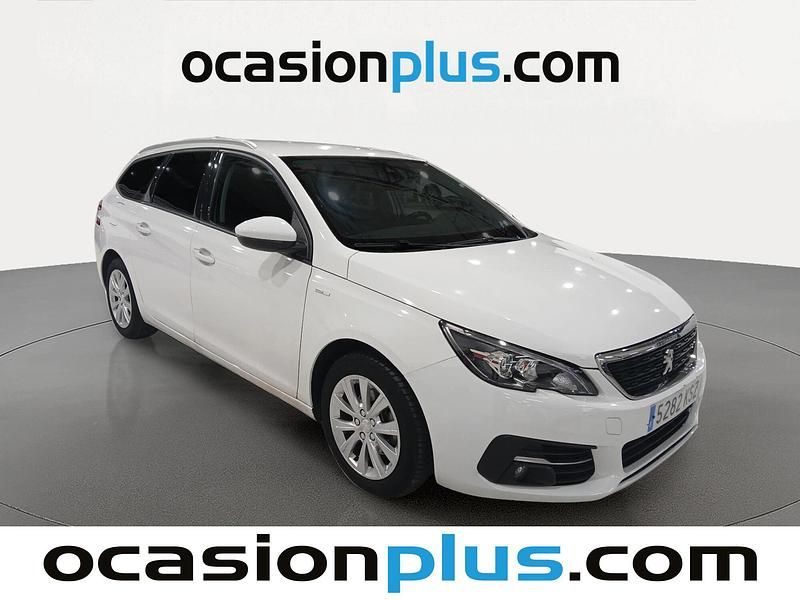 Usado Peugeot 308 Style 130 CV (95 kW) 2019 Blanco Familiar