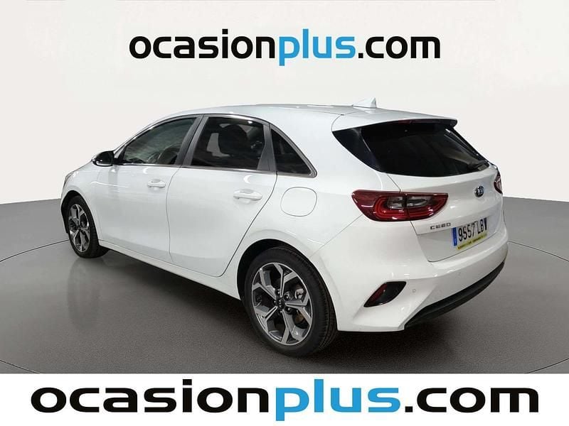 Usado Kia Ceed 120 CV (88 kW) 2019 Blanco Utilitario