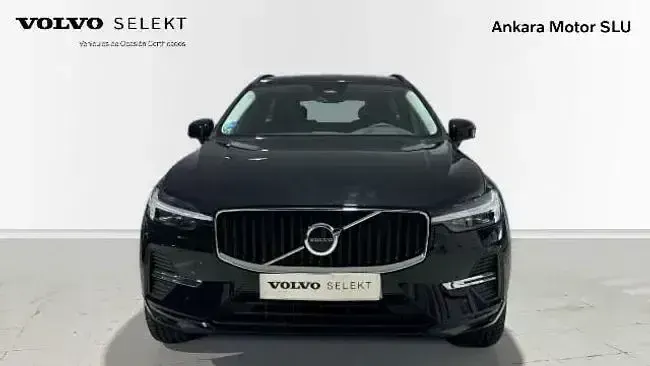 Käytetty Volvo XC60 Core 197 HP (144 kW) 2023 Musta Katumaasturi