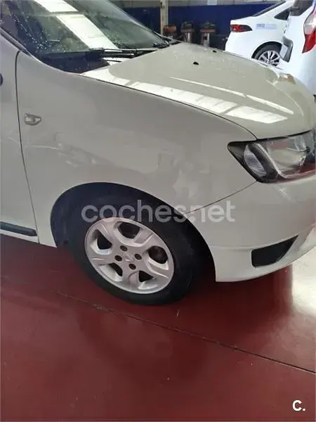Usado Dacia Logan MCV Lauréate 90 CV (66 kW) 2015 Blanco Familiar
