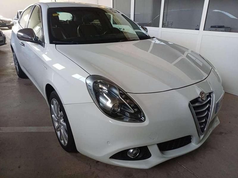 Blanco Usado 2014 Alfa Romeo Giulietta Edizione Speciale Utilitario | 11.950 € (Un poco caro) - Imagen 1/4