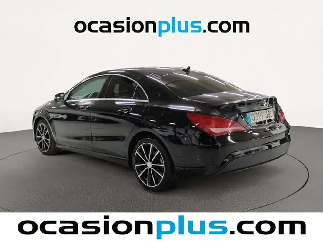 Usado Mercedes CLA200 136 CV (100 kW) 2016 Negro Coupe