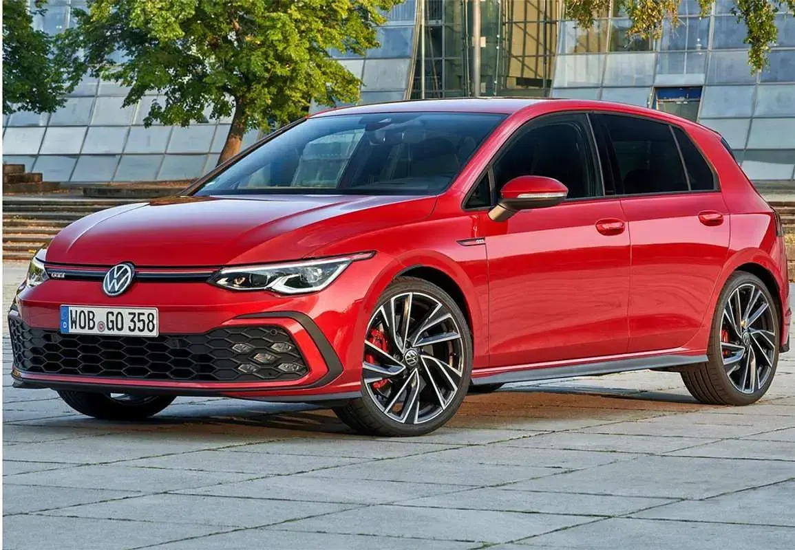 Usado VW Golf VIII GTI 245 CV (180 kW) 2020 Rojo Utilitario