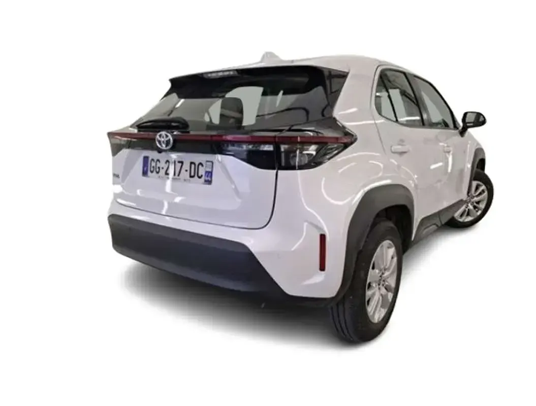 Usado Toyota Yaris Cross Active 116 CV (85 kW) 2022 Blanco SUV