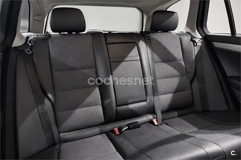 Usado Mercedes C200 136 CV (100 kW) 2009 Gris / plata Familiar