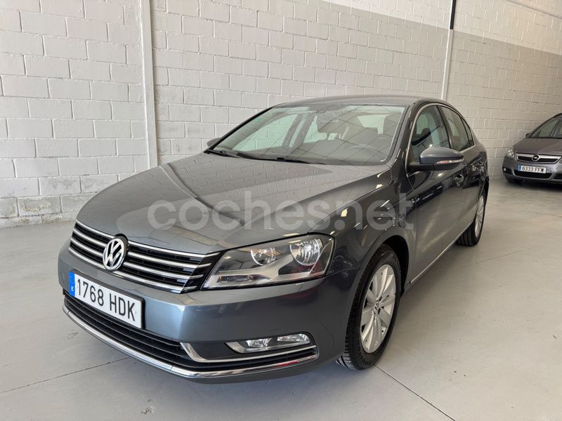 Gris / plata Usado 2011 VW Passat Advance Berlina | 6690 € (Precio justo) - Imagen 1/4