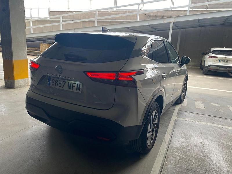 Usado Nissan Qashqai Acenta 140 CV (102 kW) 2023 Gris SUV