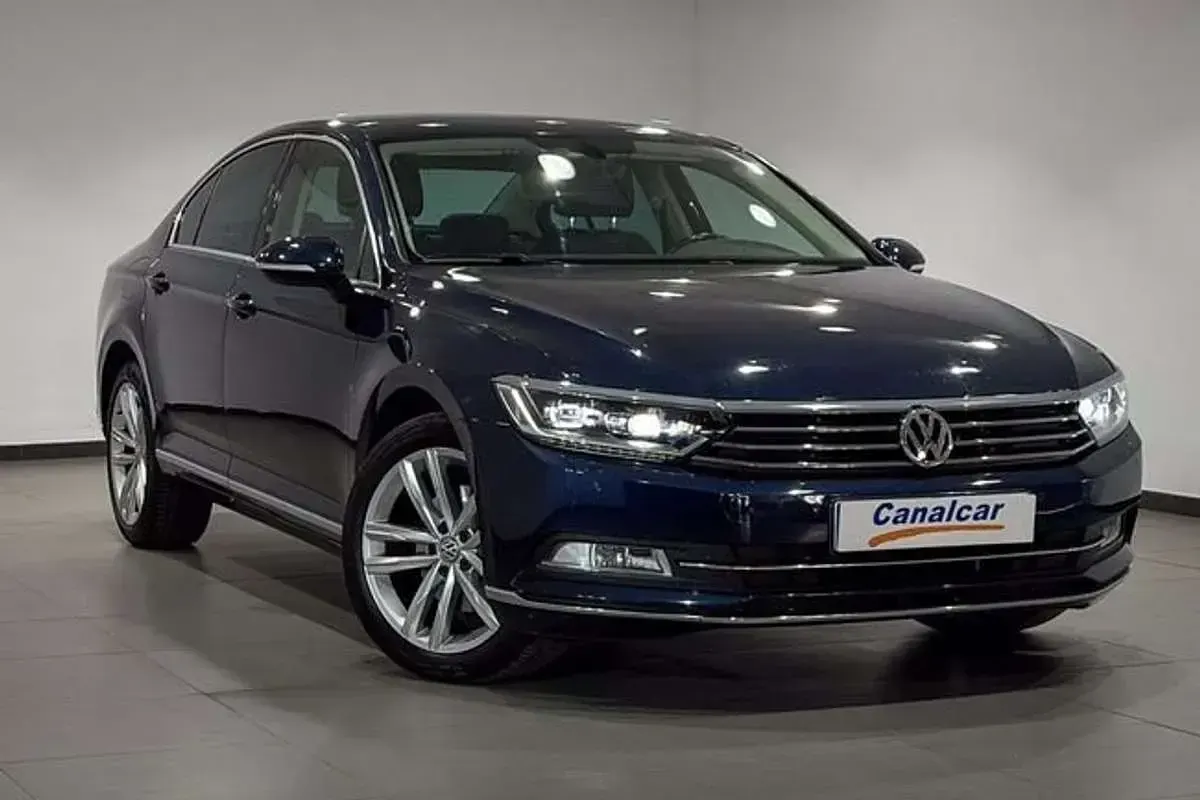 Usado VW Passat Sportline 150 CV (110 kW) 2017 Negro Berlina