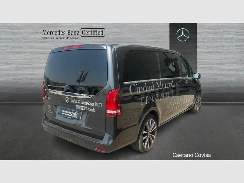 Usado Mercedes V220 Avantgarde 163 CV (119 kW) 2025 Gris / plata Monovolumen