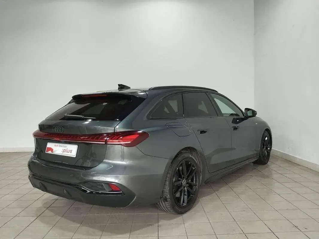 Usado Audi A5 S-Line 204 CV (150 kW) 2025 Gris / plata Familiar