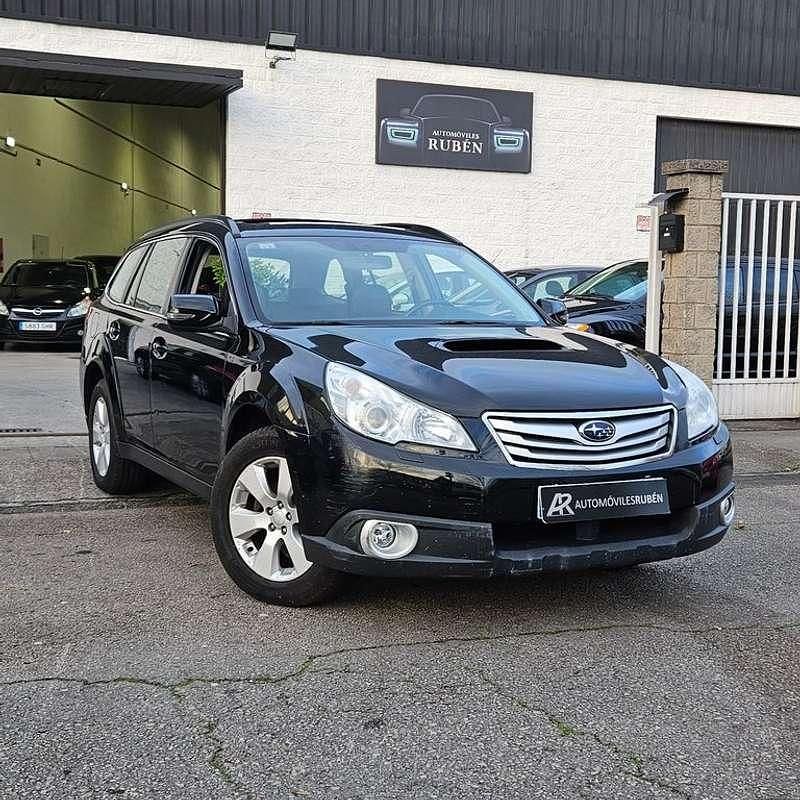 Negro Usado 2011 Subaru Legacy Premium Berlina | 5499 € - Imagen 1/4