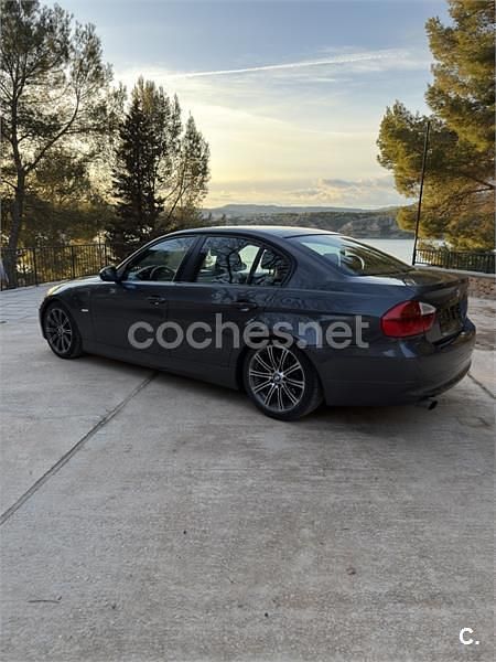 Usado BMW 318 129 CV (94 kW) 2007 Azul Berlina