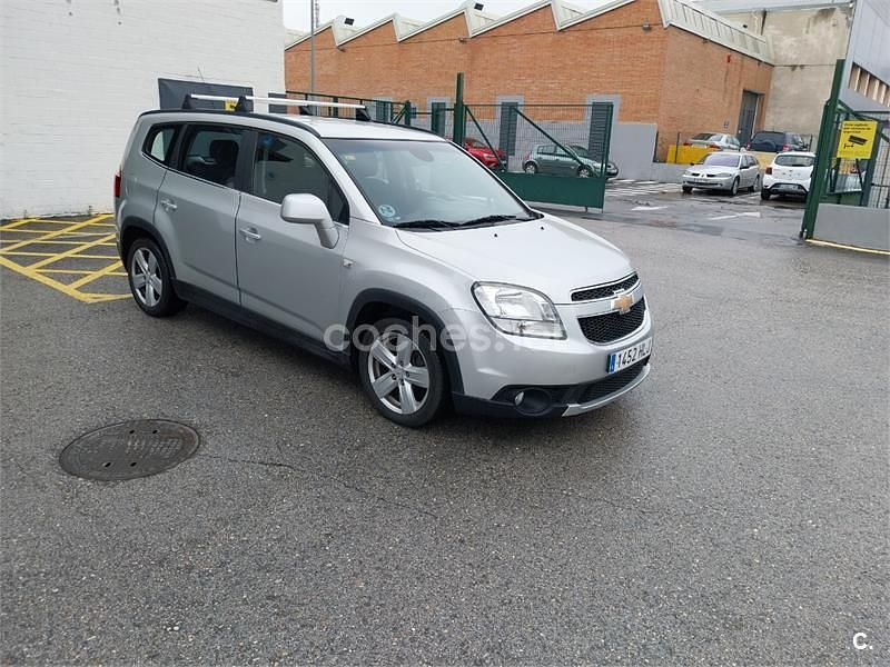 Usado Chevrolet Orlando LTZ 163 CV (119 kW) 2012 Gris / plata Monovolumen