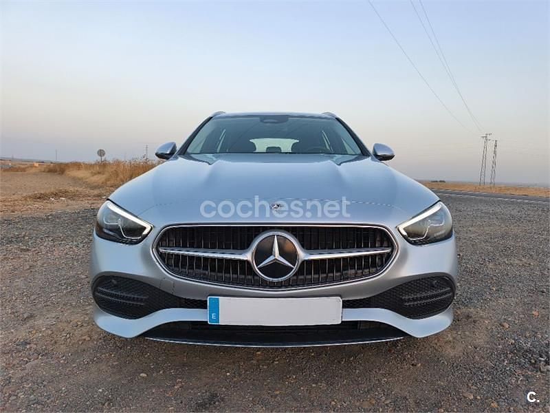 Usado Mercedes C200 204 CV (150 kW) 2023 Gris / plata Familiar