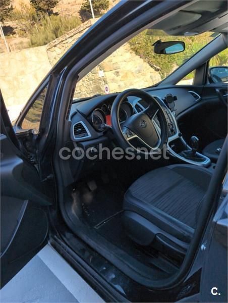 Usado Opel Astra Selective 115 CV (84 kW) 2015 Negro Berlina