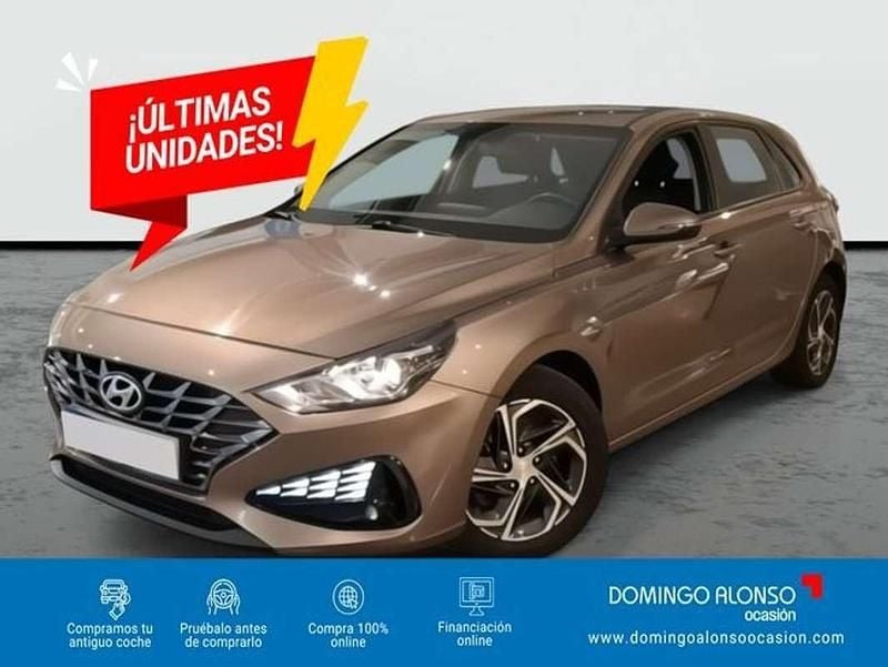 Usado Hyundai i30 121 CV (88 kW) 2022 Marrón Berlina