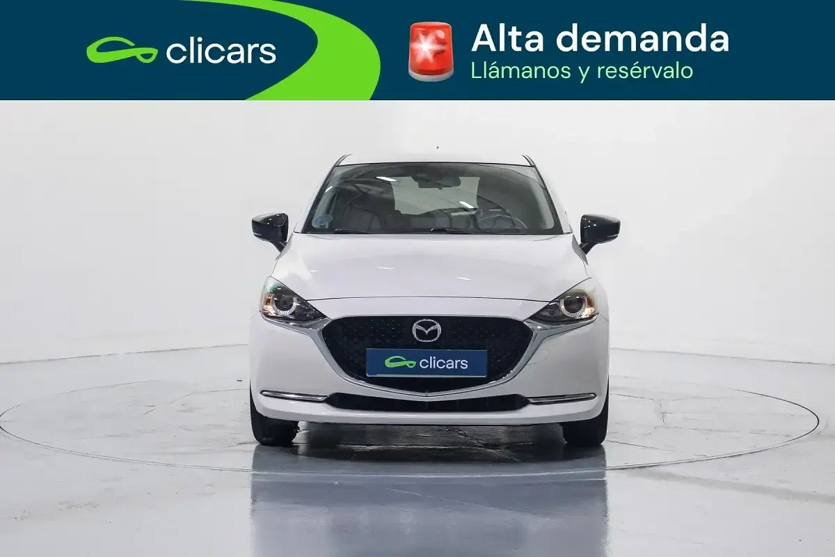 Usado Mazda 2 Homura-Line 90 HP (66 kW) 2022 Branco Sedan