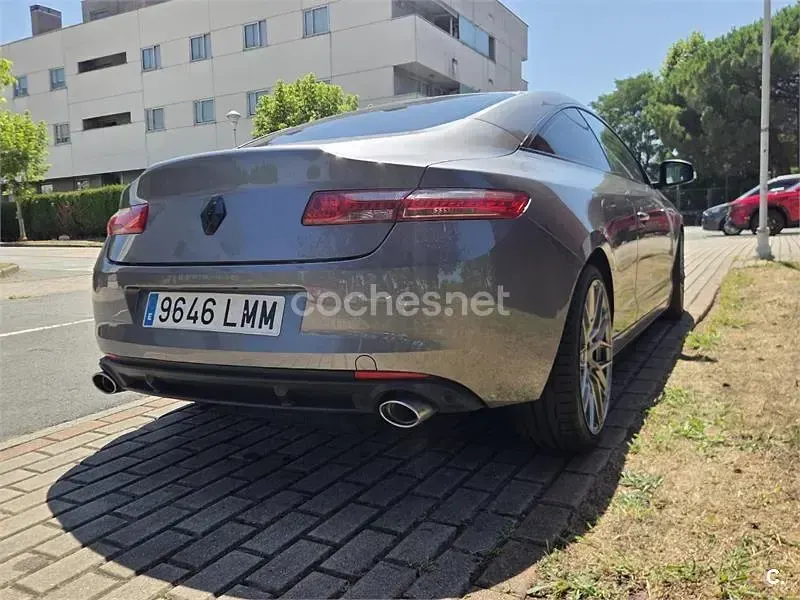 Usado Renault Laguna Coupé Initiale 235 CV (172 kW) 2012 Gris / plata Coupe
