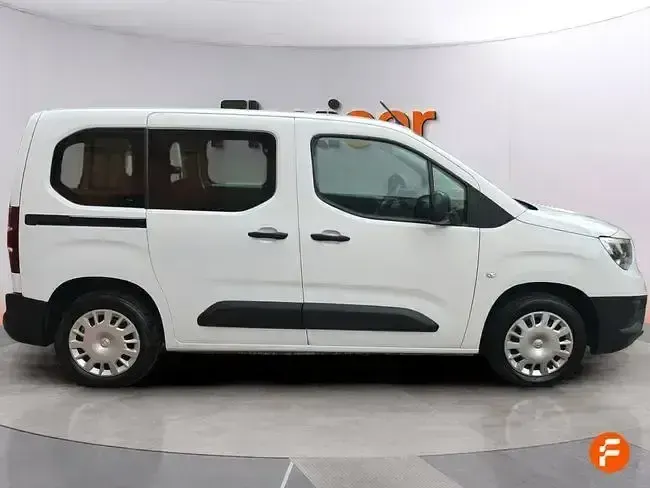 Usado Opel Combo Edition+ 102 CV (75 kW) 2022 Blanco Monovolumen