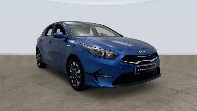 Usado Kia Ceed 101 CV (74 kW) 2025 Azul Utilitario