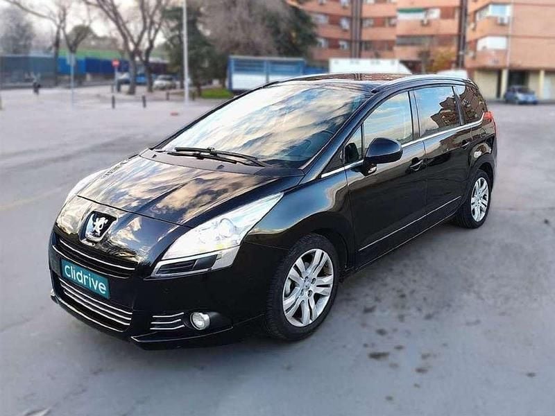 Usado Peugeot 5008 Allure 114 HP (83 kW) 2011 Preto Monovolume