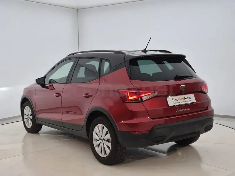 Usado Seat Arona Style 115 CV (84 kW) 2025 Granate SUV