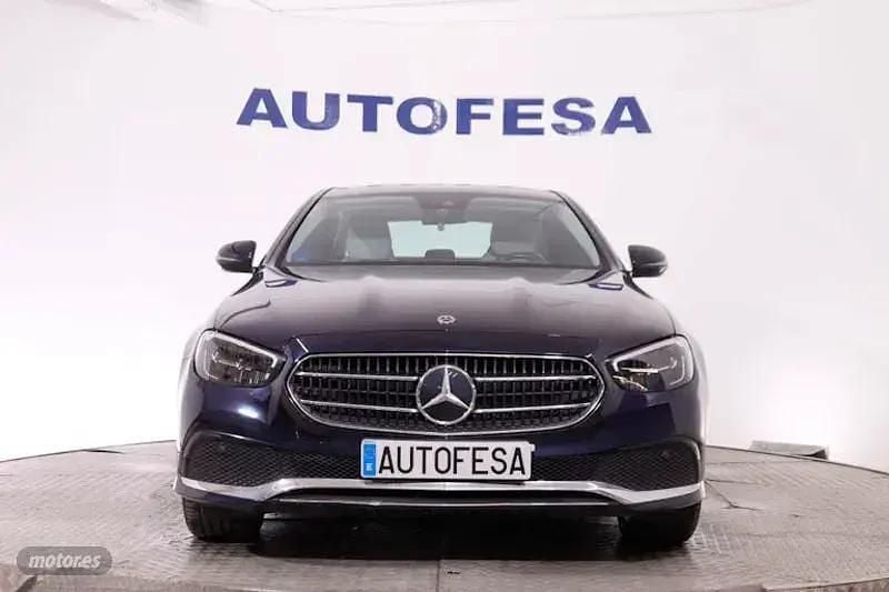 Usado Mercedes E300 306 CV (225 kW) 2021 Azul Berlina
