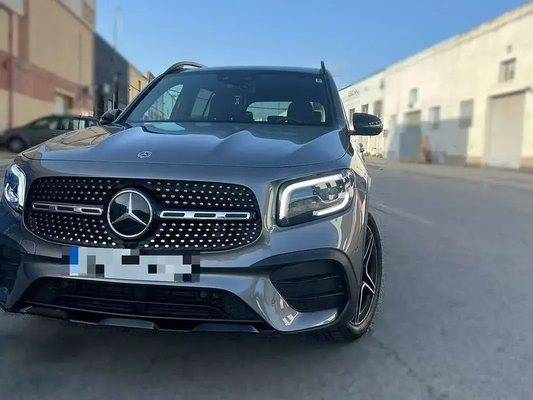 Usado Mercedes GLB220 190 CV (139 kW) 2021 Gris SUV