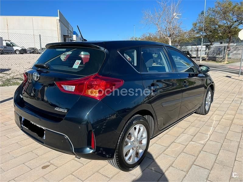 Usado Toyota Auris Active 90 CV (66 kW) 2014 Azul Berlina